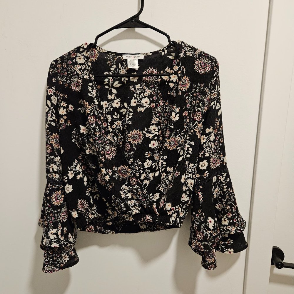 Cropped Floral Longsleeve Top